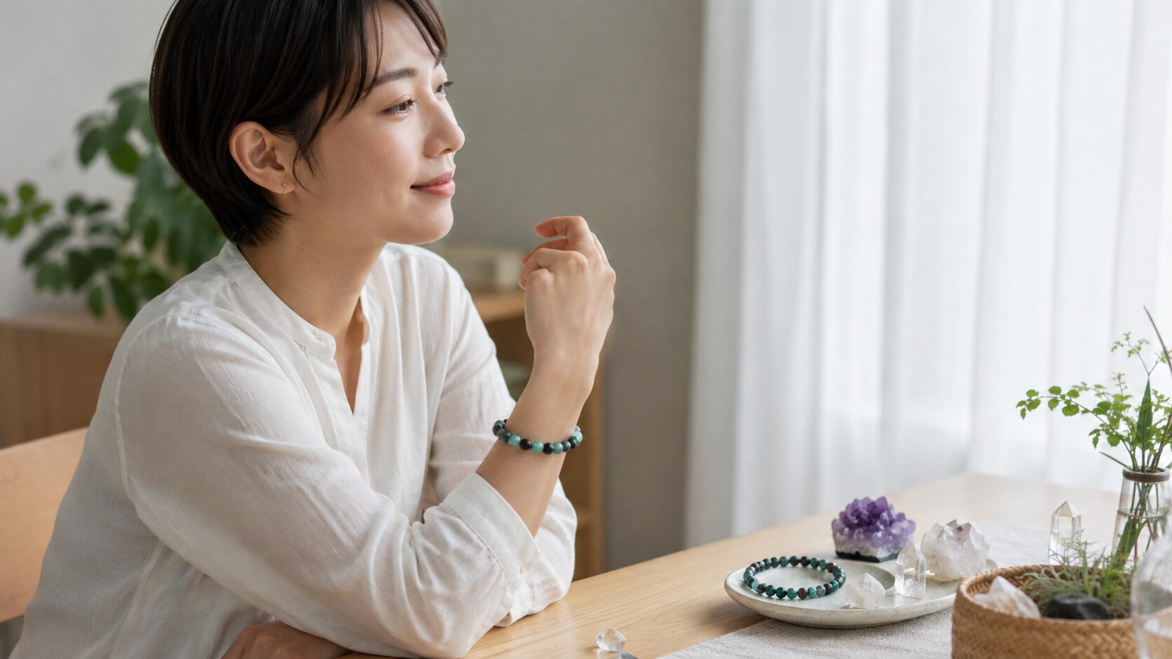 パワーストーンとの相性を短時間から試し静かに距離感を確かめる日本人女性